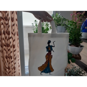 کیف دستی نقاشی شده طرح نمایش افریقایی