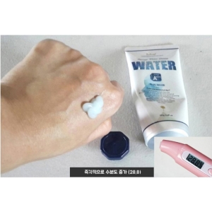 کرم مرطوب کننده و آبرسان Isleaf Water Energy cream