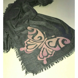 روسری نخی نقاشی شده طرح پروانه