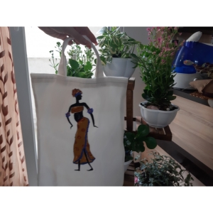 کیف پارچه ای نقاشی شده طرح افریقایی
