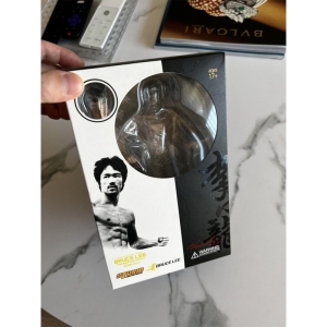 اکشن فیگور مدل بروسلی