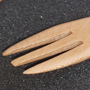 چنگال چوبی مدل چوبلمه
