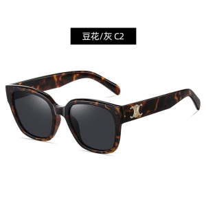  عینک آفتابی زنانه یو وی 400 پلاریزه B8216 