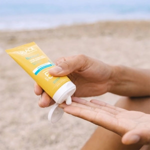 کرم ضد آفتاب بدون رنگ اوریاژ SPF 50 ‌ مناسب پوست‌های حساس حجم ۵۰ میلی ‌لیتر