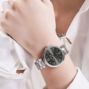 ساعت مچی عقربه ای زنانه نیوی فورس مدل NAVIFORCE NF5031