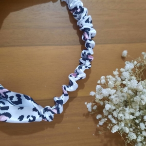 هدبند گره ای ساتن ابریشم طرح پلنگی قلبی