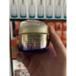 کرم ضد پیری و لیفت شیسیدو حجم ۵۰ میل 