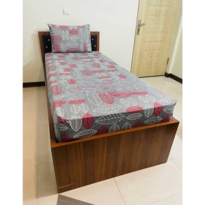 ملحفه کشدار تک نفره طرح برگ ماکائو سایز 90*200 سانتی متر