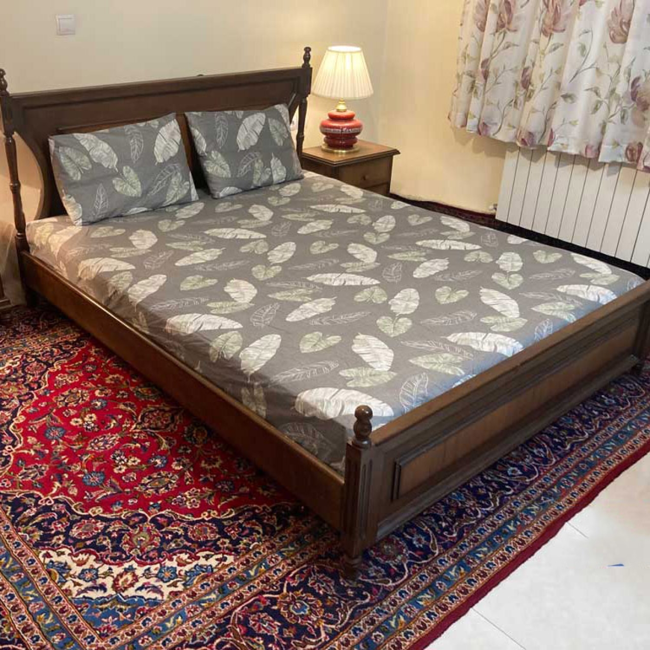سرویس ملحفه مدل کشدار طرح سوسن ۲ نفره ۳ تیکه کد ۱۶۰