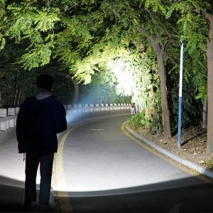 چراغ قوه، لامپ کمپینگ، پاوربانک و پشه‌کش شارژی اسمایلینگ شارک مدل LY-8227A 