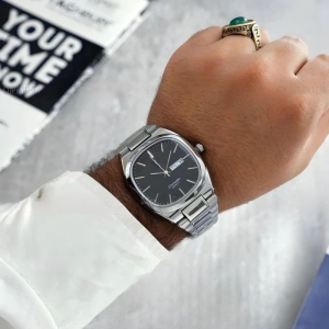 ساعت مچی عقربه‌ای کوارتز مردانه مدل کلاسیک دی دیت کد 005