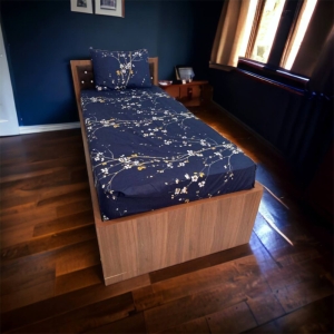 ملحفه کشدار تکنفره 120 3تکه Cheshik مدل زنبق سایز 120*200 سانتی متر