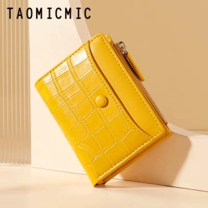 کیف پول زنانه تاشو تائومیکمیک مدل Y8680