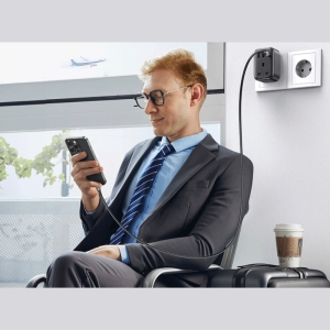  چندراهی برق و شارژر دیواری یک سوکت، یک تایپ‌سی و دو یو‌اس‌بی 30 وات یوگرین مدل CD314 15290 