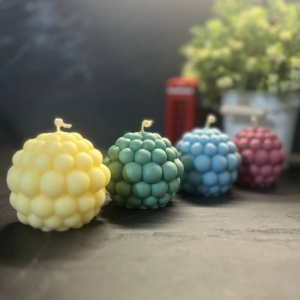 شمع دست ساز مدل گوی مرواریدی رایحه گل حجم 195 گرم