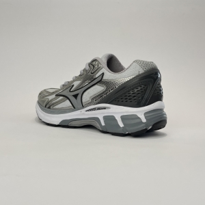 کفش ورزشی مردانه میزانو مدل هالو میکس طوسی 