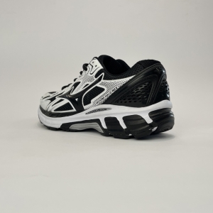 کفش ورزشی مردانه میزانو مدل هالو میکس مشکی سفید