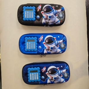 جامدادی تبلتی مدل فضانورد ماشین حسابدار کد N201