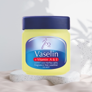 وازلین ویتامینه ژومیو مدل بدون اسانس حجم 125 میلی لیتر
