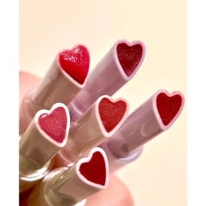 رژ لب براق گی گی بیر مدل حجم دهنده کد ۳