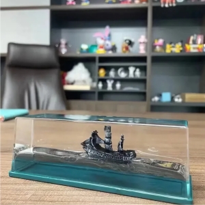 دکوری مدل کشتی معلق و شناور مدل کارائیب مروارید سیاه