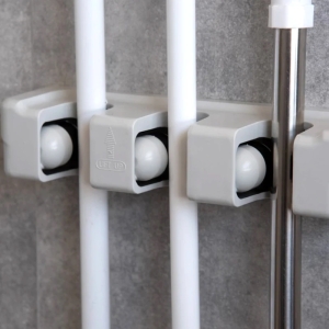 گیره نگهدارنده جارو و تی مدل طی آویز