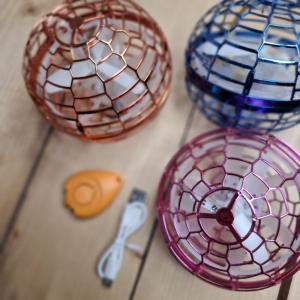 توپ پرنده مدل بشقاب پرنده ریموت دار کد 908