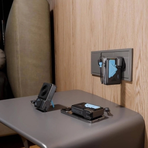  پاوربانک 10000 وایرلس و شارژر دیواری Type-C، USB و لایتنینگ فست شارژ 35 وات پاورولوژی مدل PPBCHA80 