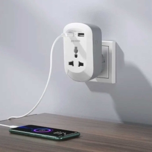  مبدل و چند راهی برق 2500 وات یک سوکت برق، یک تایپ سی، یک یو‌اس‌بی پورودو مدل PD-MSACEU-WH 