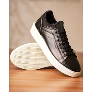 کفش مردانه چرم نعمتی اسپرت مدل pimenta  بندی جورابی مشکی زیره سفید