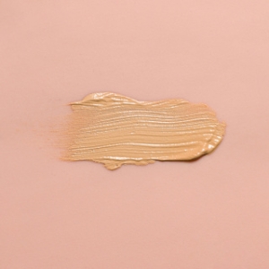 کرم ضد آفتاب رنگی 01 ژیناژن مدل Full Coverage با spf 50 مناسب پوست چرب و مختلط حجم 50 میل