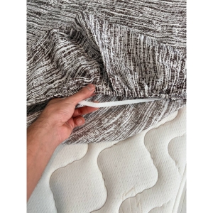 ملحفه کشدار و روبالشی دونفره طرح بالین سایز ۲۰۰*۱۸۰ (همراه با کش نگهدارنده)