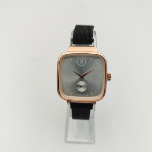 ساعت مچی عقربه ای زنانه پلیس مدل f4