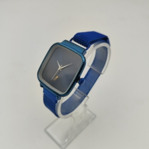 ساعت مچی عقربه ای زنانه پلیس مدل f2