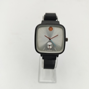 ساعت مچی عقربه ای زنانه مووادو مدل f1