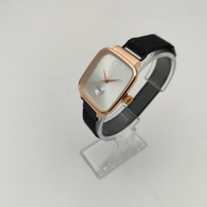 ساعت مچی عقربه ای زنانه پلیس مدل f4