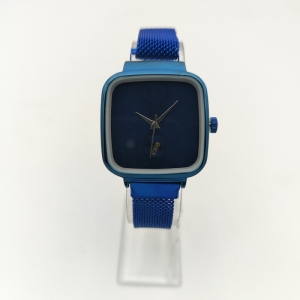 ساعت مچی عقربه ای زنانه پلیس مدل f2