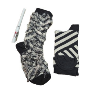 جوراب زنانه خزدار مدل راه راه بسته دو عددی 