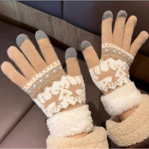 دستکش زنانه بافت مدل گوزنی رنگ نسکافه ای 
