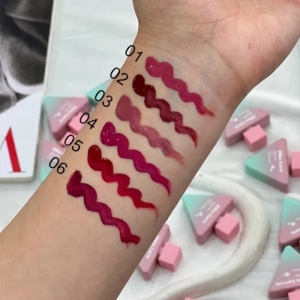 رژ لب مایع میس لارا مدل مثلثی حجم 6 میل کد 06