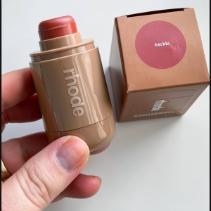 رژگونه استیکی رود مدل juice box
