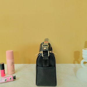 کیف دوشی زنانه کد B50