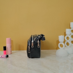 کیف دوشی زنانه کد B73