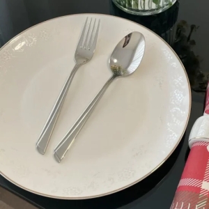 سرویس قاشق و چنگال 12 پارچه یونیک مدل الماس