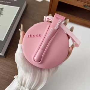 کیف لوازم آرایشی مدل rhode به همراه رژ لب