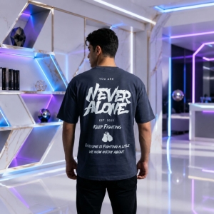 تیشرت مردانه قواره باکسی طرح  NEVER رنگ  سورمه ای