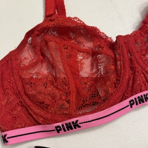 ست شورت و سوتین زنانه مدل pink رنگ قرمز