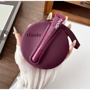کیف لوازم آرایشی مدل rhode به همراه رژ لب