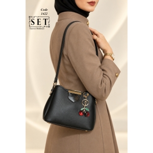 کیف فانتزی زنانه رنگ مشکی طرح گیلاس کد 1422 برند SET